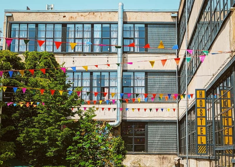 Tbilisi: Urban Hotspots Guided Tour w/ Cable Car & Funicular - Guide quality and group choices