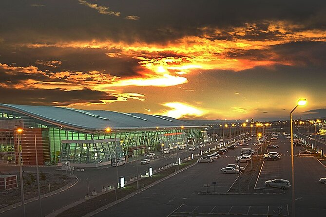Transfer from Tbilisi Airport to Tbilisi - Leaving Tbilisi Airport Without the Taxi-Line Scramble