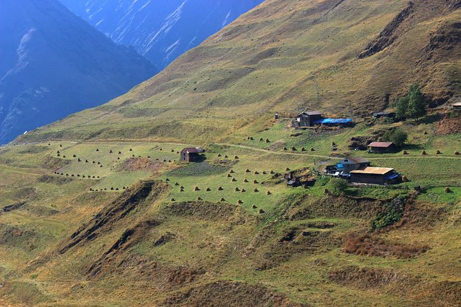 Trekking Tour from Tusheti to Khevsureti via Atsunta Pass - Day three: following the Pirikiti Alazani